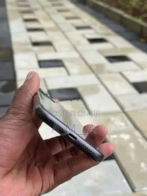 Apple iPhone 11 256GB (Used)