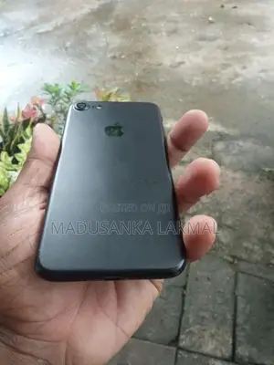 Apple iPhone 7 (Used)