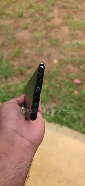 Samsung Galaxy S22 (Used)