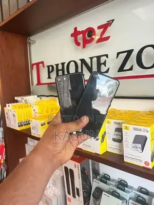 Apple iPhone SE 2 (Used)
