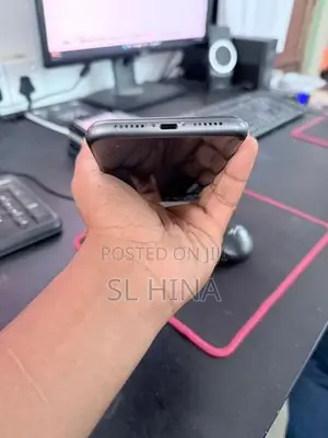 Apple iPhone 11 (Used)