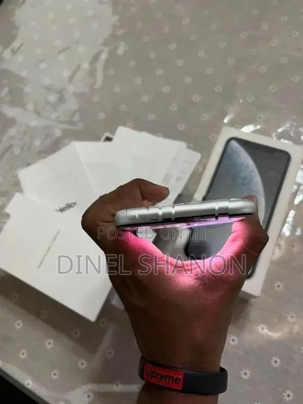 Apple iPhone XR (Used)