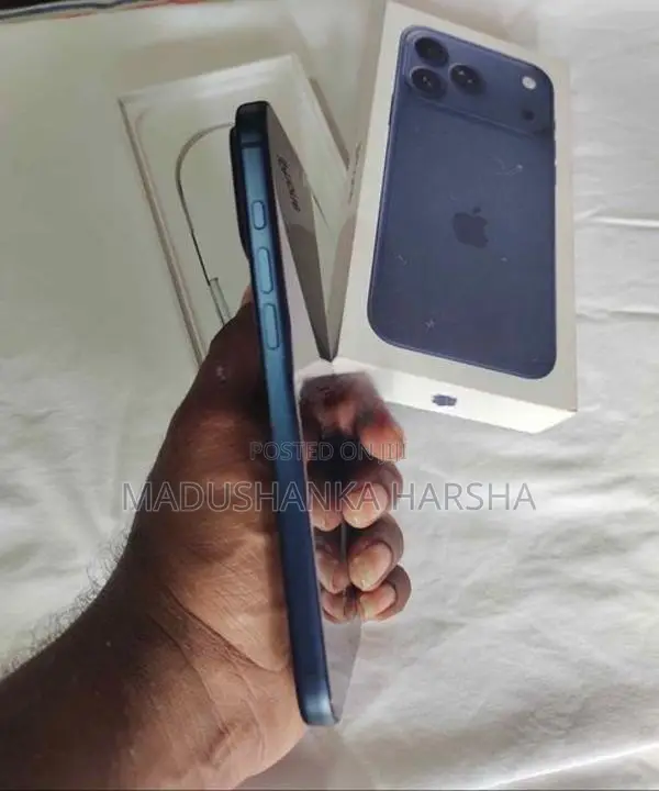 Apple iPhone 17 Pro Max 256GB (Used)