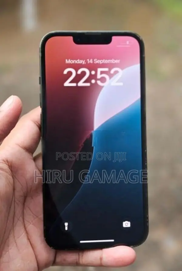 Apple iPhone 13 (Used)