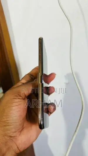Apple iPhone XS Max (Used)