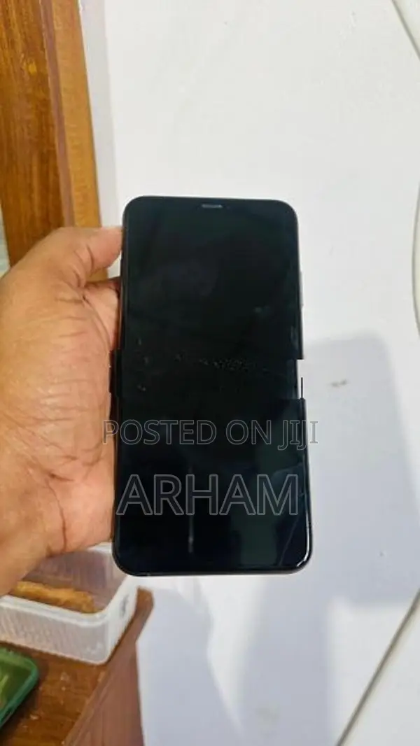 Apple iPhone XS Max (Used)