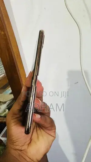 Apple iPhone XS Max (Used)
