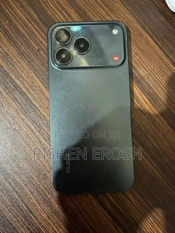 ZTE nubia V80 Design (Used)