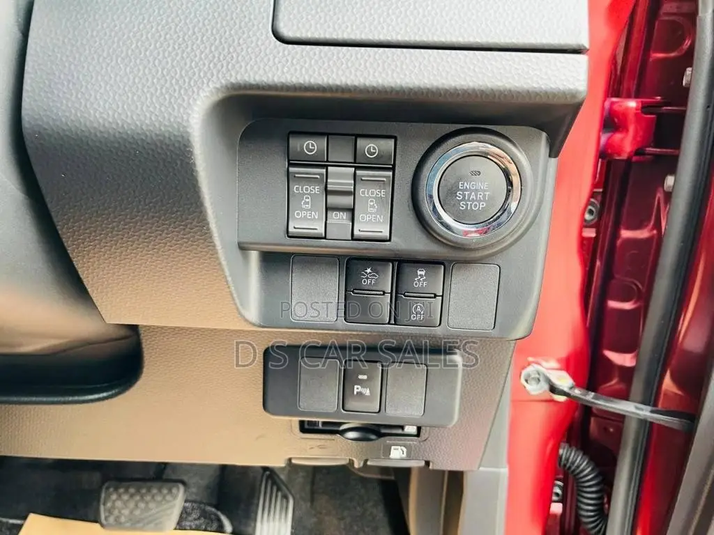 Toyota Roomy Custom G 2025 Car Brand New