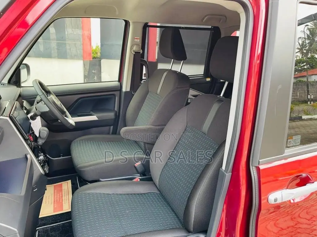 Toyota Roomy Custom G 2025 Car Brand New