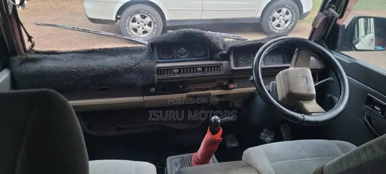 Mitsubishi Crow Cab 1982 Crew Cab (Used)