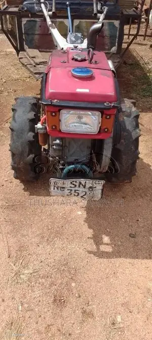 Kubota RV80 2015 Tractor (Used)