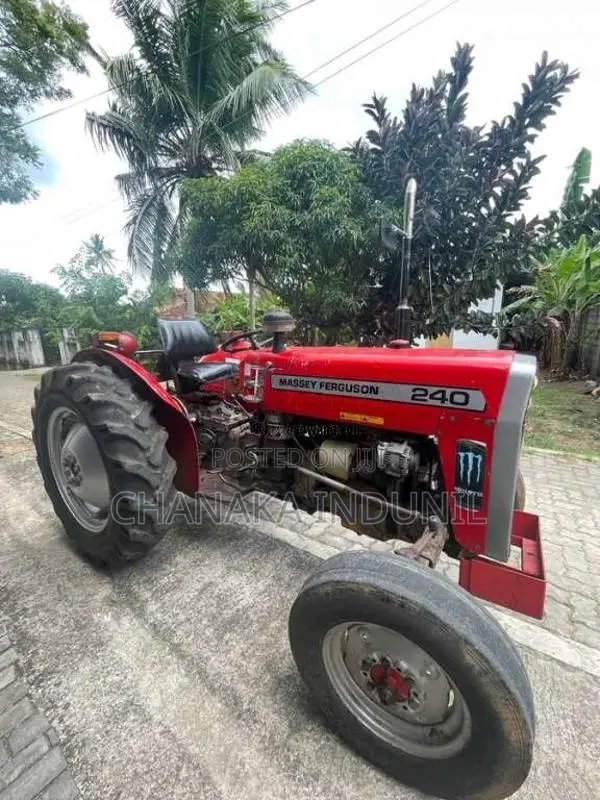 Massey-Ferguson 240 1990 Tractor (Used)