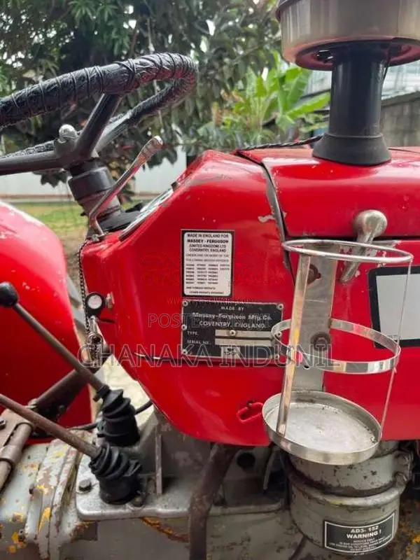 Massey-Ferguson 240 1990 Tractor (Used)