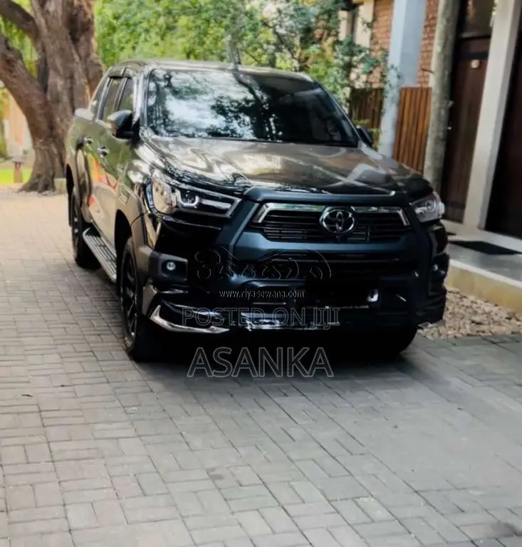Toyota Hilux Rocco 2025 Pickup (Used)
