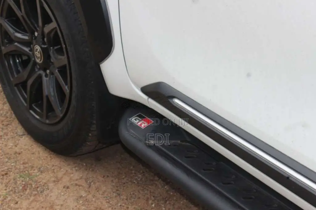 Toyota Hilux 2023 Pickup (Used)