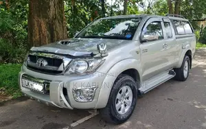 Toyota Hilux 2010 Pickup (Used)