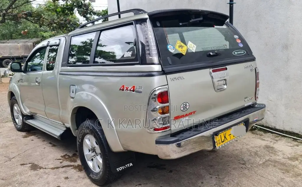 Toyota Hilux 2010 Pickup (Used)