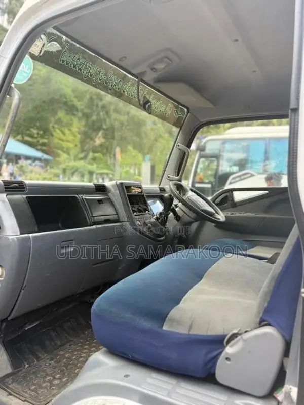 Mitsubishi Canter 14.5 2004 Lorry (Used)