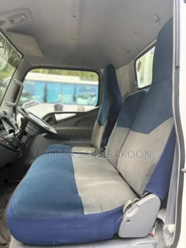 Mitsubishi Canter 14.5 2004 Lorry (Used)