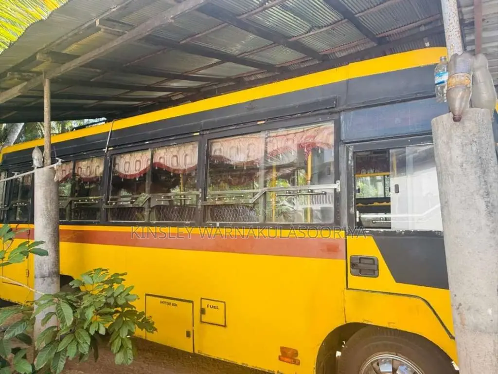 Ashok-Leyland Leyland 2014 Bus (Used)