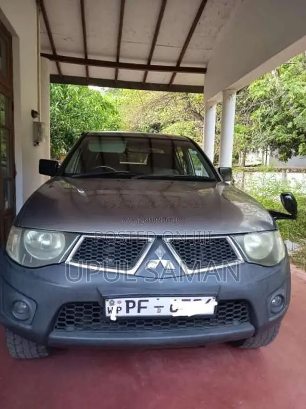 Mitsubishi L200 2013 Pickup (Used)