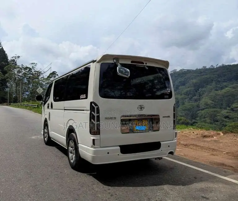Toyota KDH 2007 Van (Used)