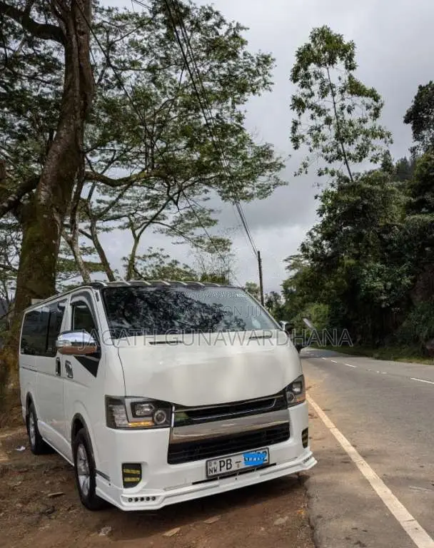 Toyota KDH 2007 Van (Used)