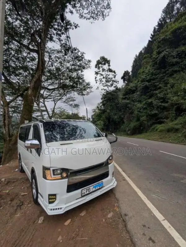 Toyota KDH 2007 Van (Used)