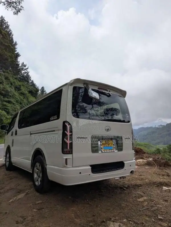 Toyota KDH 2007 Van (Used)