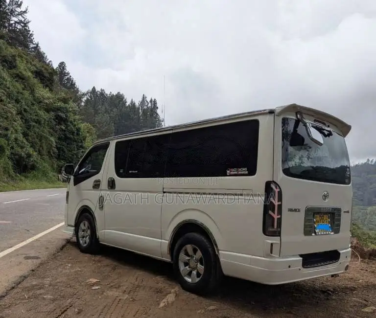 Toyota KDH 2007 Van (Used)