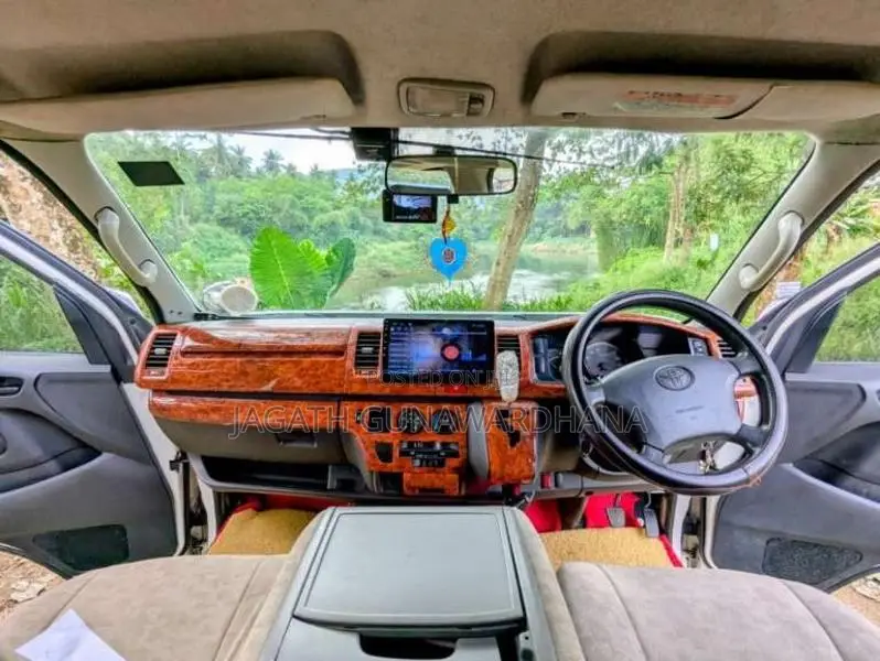 Toyota KDH 2007 Van (Used)