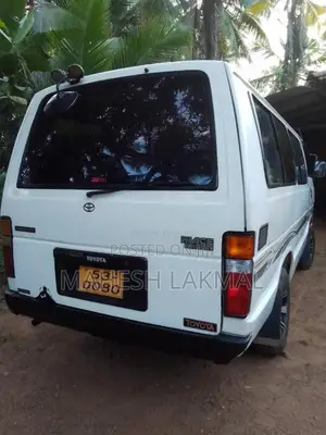 Toyota Shell 1988 Van (Used)