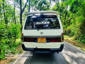 Toyota HIACE 2000 Van (Used)