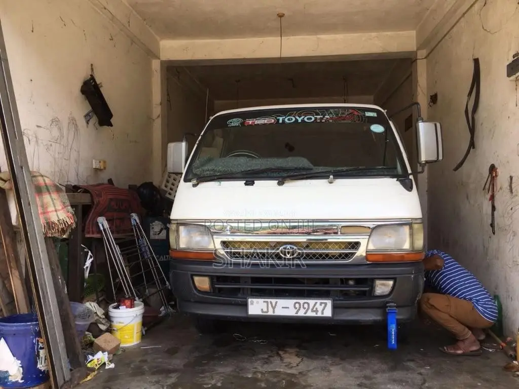Toyota HIACE 2000 Van (Used)
