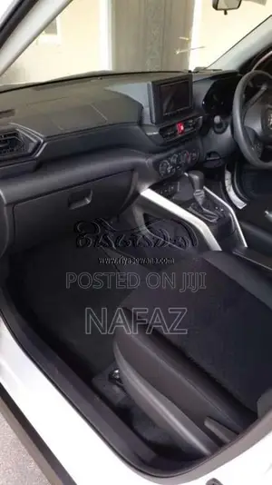 Toyota Raize 2025 SUV (Used)