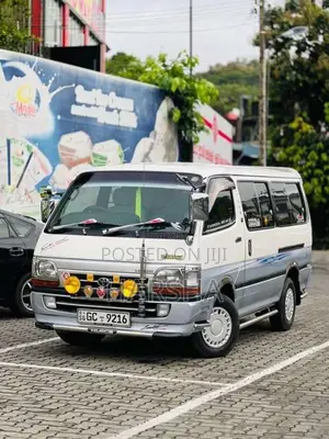 Toyota Dolphin 113 1995 Van (Used)