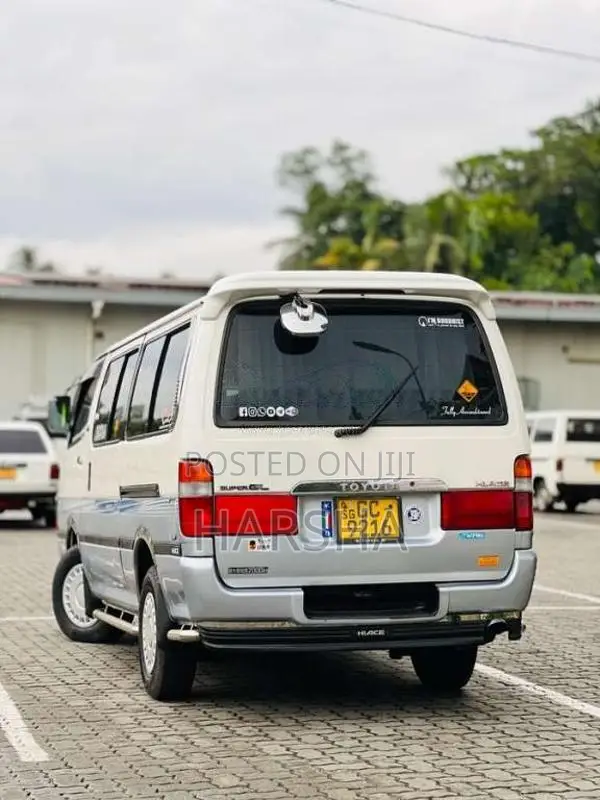 Toyota Dolphin 113 1995 Van (Used)