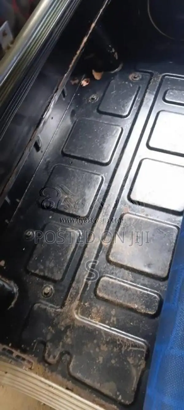 Bajaj RE 2010 Three Wheel (Used)