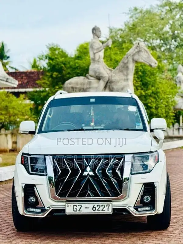 Mitsubishi Montero 2004 SUV (Used)