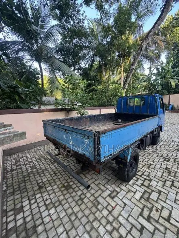 Isuzu NKR 1987 Lorry (Used)