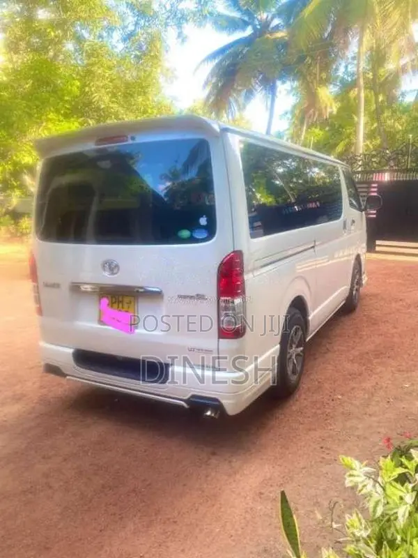 Toyota KDH SUPER GL TRH200 DARK PRIME 2015 Van (Used)