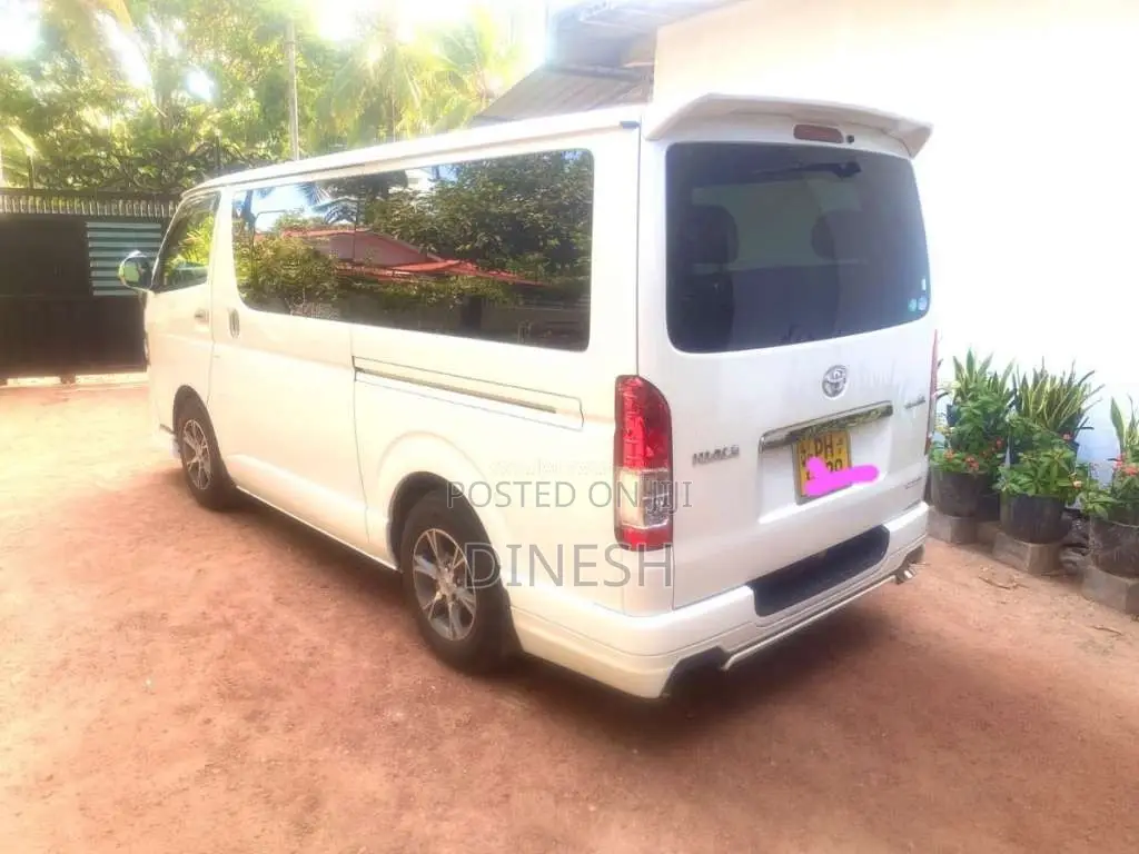 Toyota KDH SUPER GL TRH200 DARK PRIME 2015 Van (Used)
