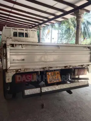 Mazda Titan 2000 Lorry (Used)