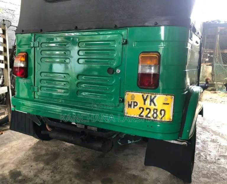 Bajaj RE 205 2011 Three Wheel (Used)