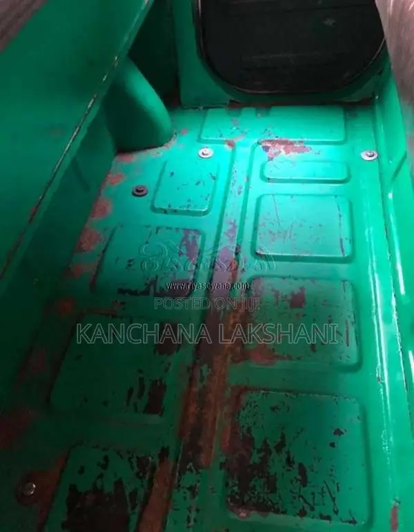 Bajaj RE 205 2011 Three Wheel (Used)