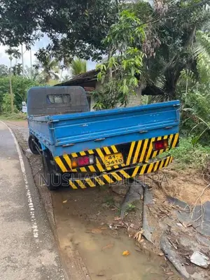 Isuzu 350 1981 Lorry (Used)