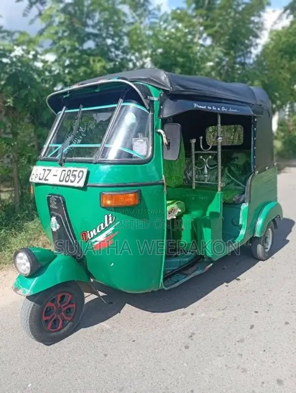 Bajaj RE 2 Stroke 2005 Three Wheel (Used)