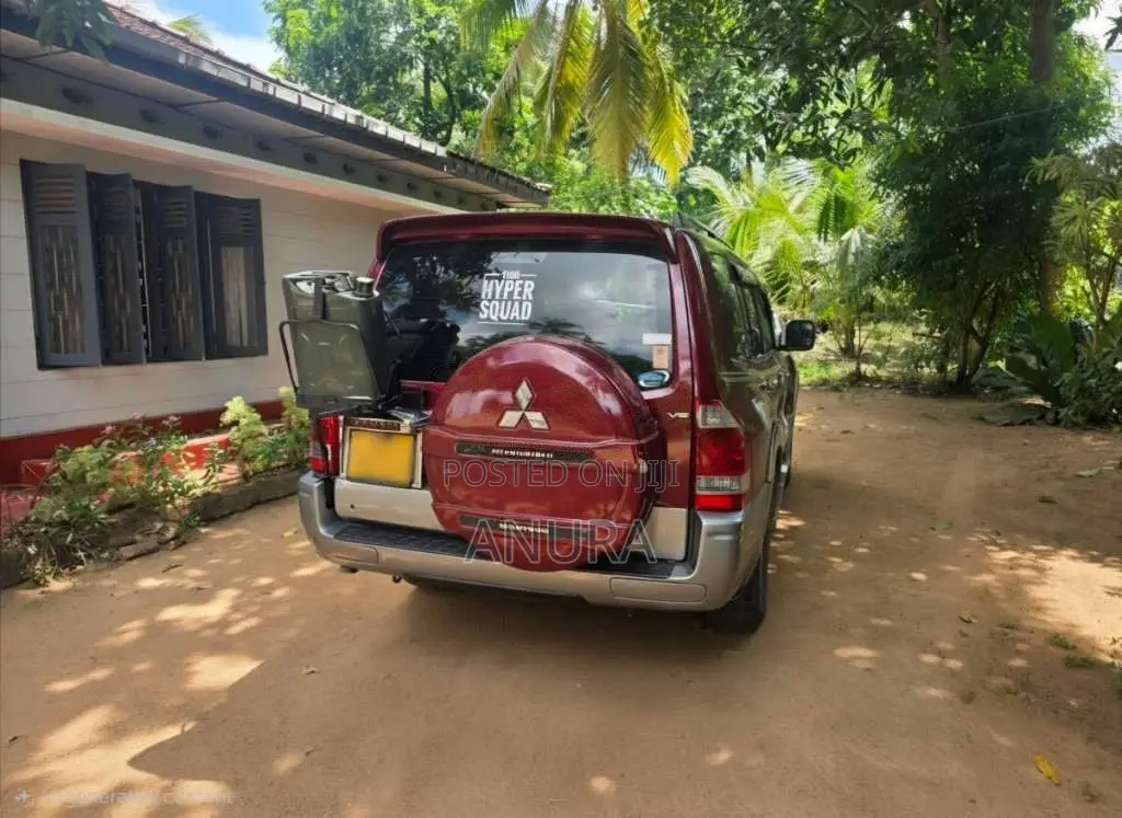 Mitsubishi Montero 2004 SUV (Used)