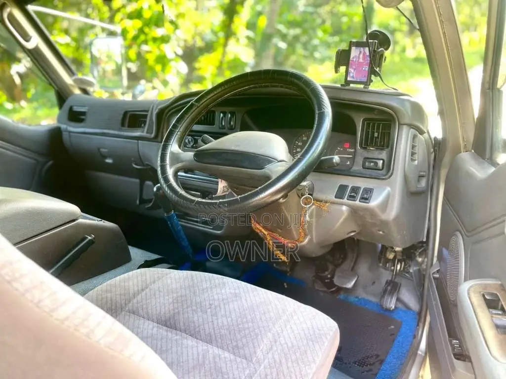Nissan Caravan 1997 Van (Used)